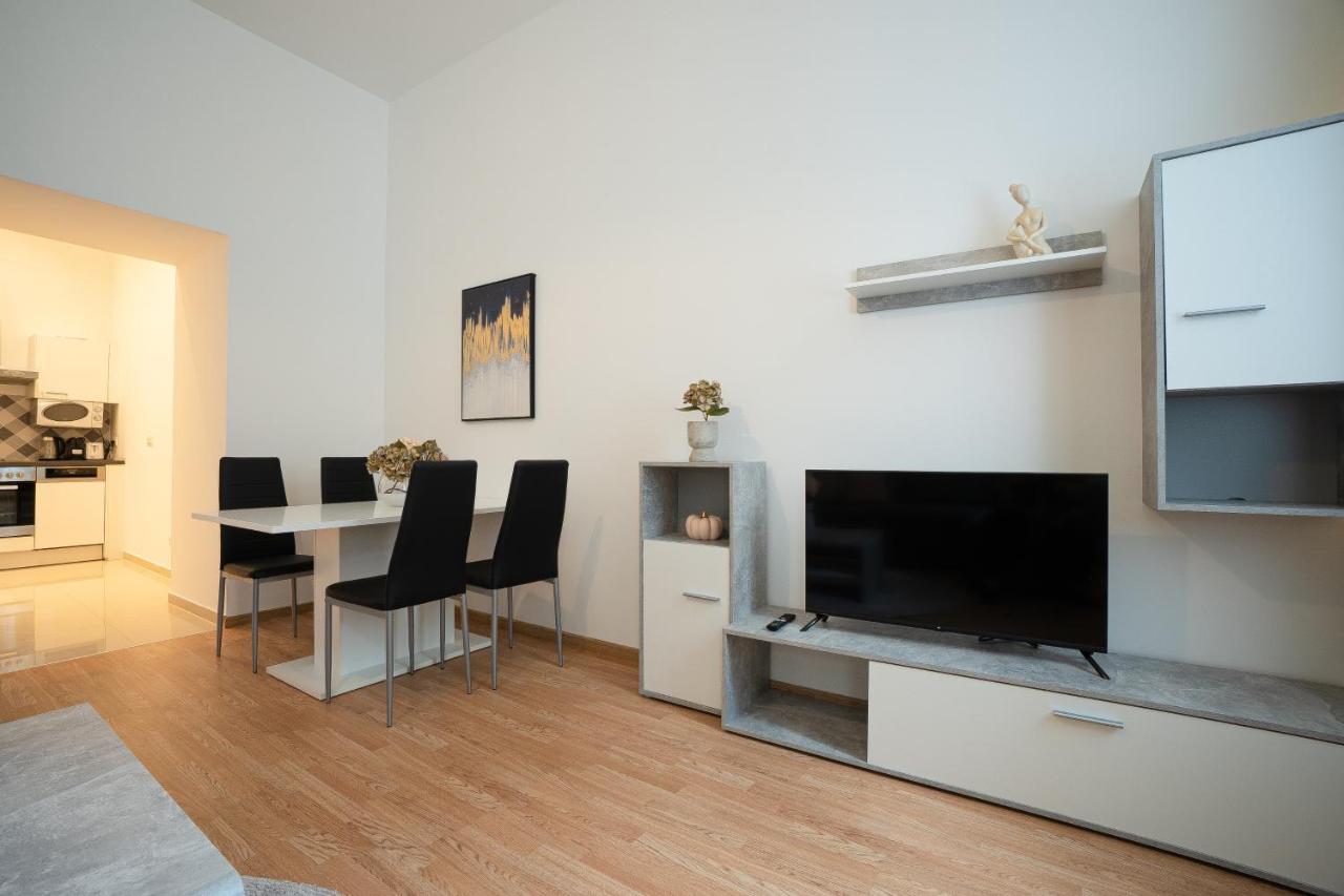 Apartment In The Central Area. 5 Minute'S Walk To The Danube. 비엔나 외부 사진